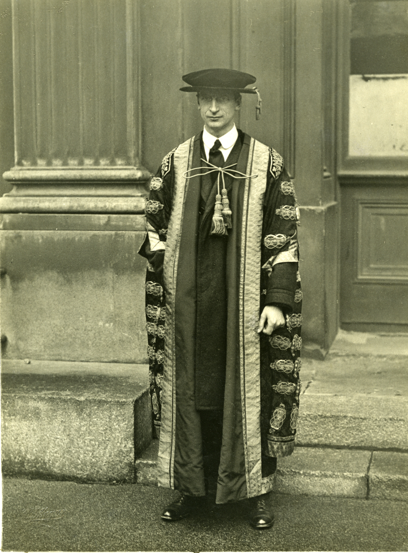 Éamon de Valéra at a formal reception in Earlsfort Terrace marking his election as Chancellor on 19 November 1921, reproduced by kind permission of UCD-OFM Partnership.