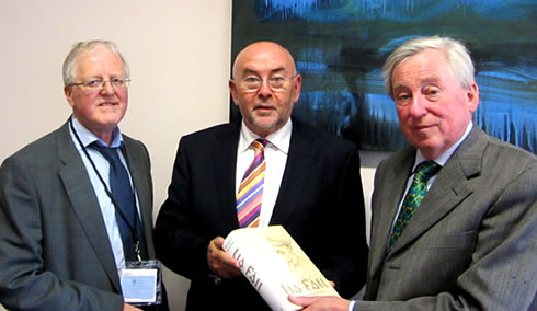 Minister Ruarí Quinn Presented with a copy of Lia Fáil